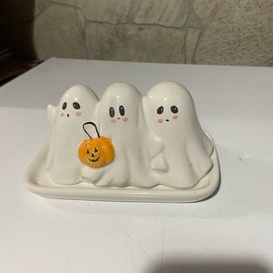 Cute ceramic Ghost Butterdish (brand new)